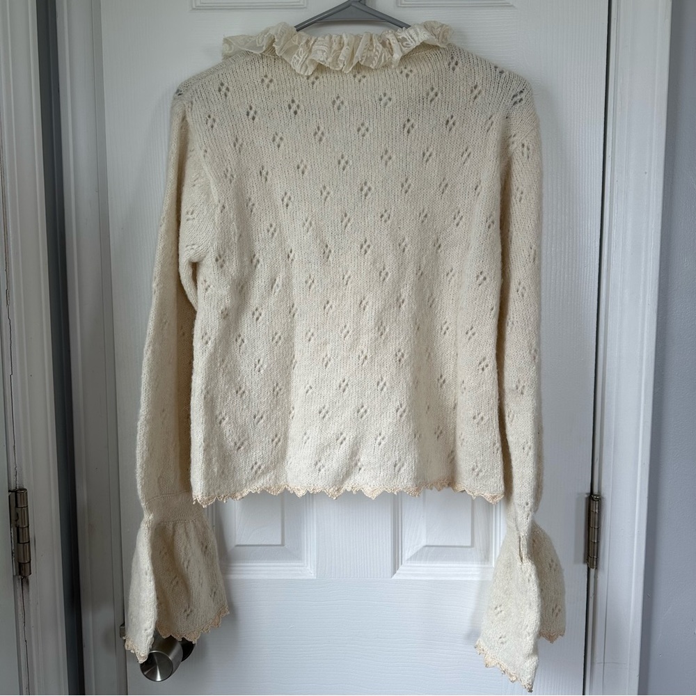 Stella Pardo Women's Ivory Long Sleeve Flair Cuff Knit